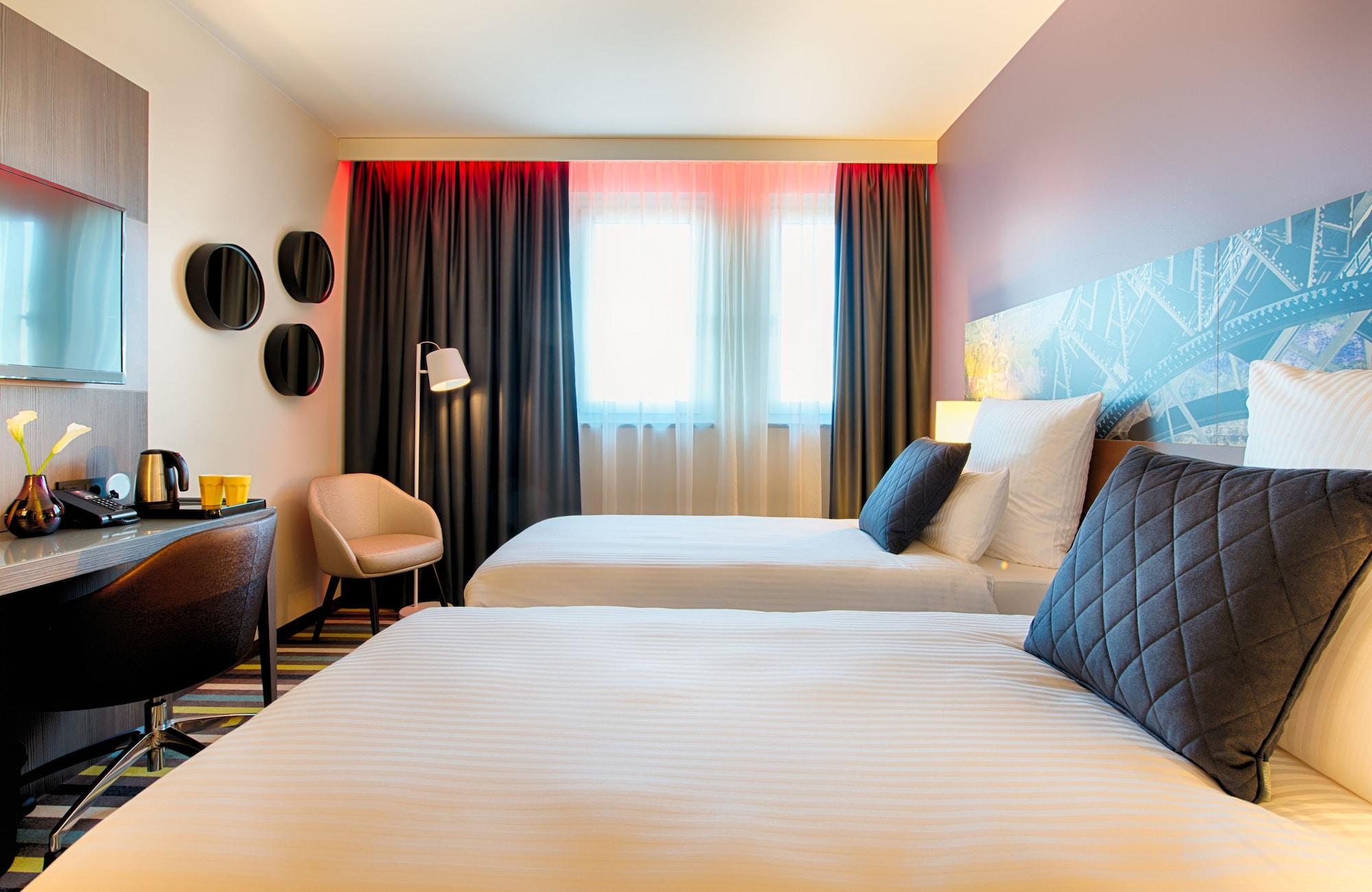 Hotel Leonardo East 4*